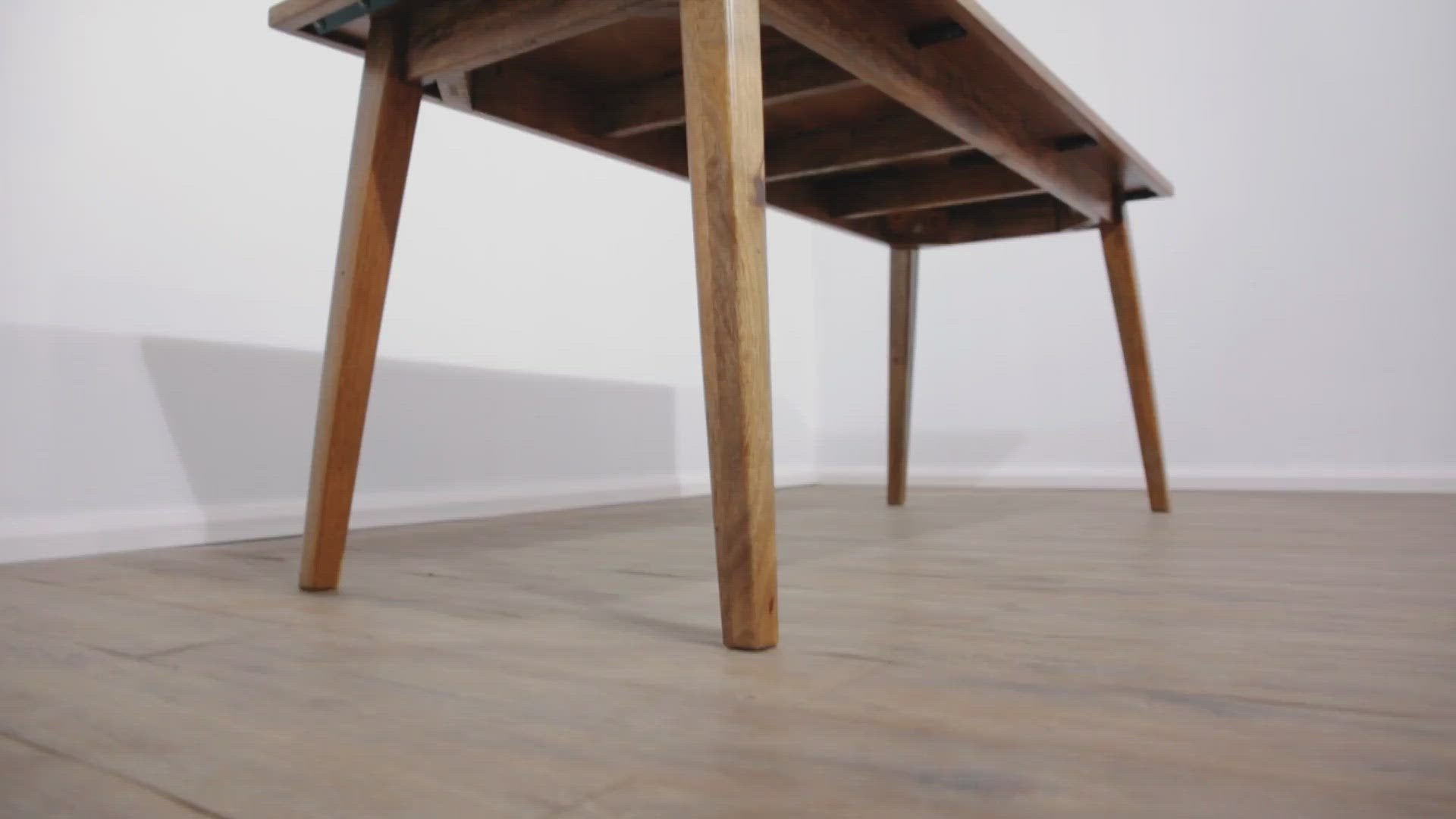 Versai Dining Table video