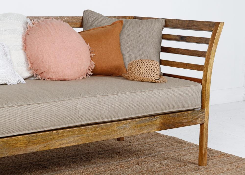 Samson Daybed Single closeup