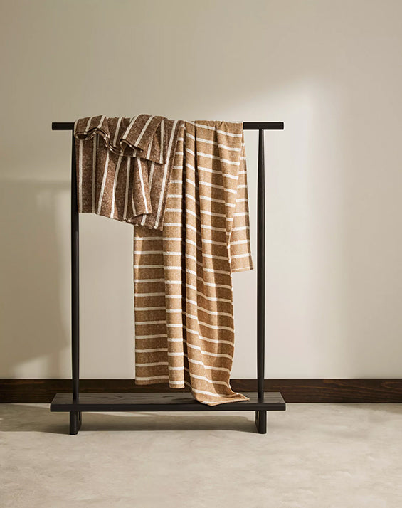 Piazza Throw - Haze